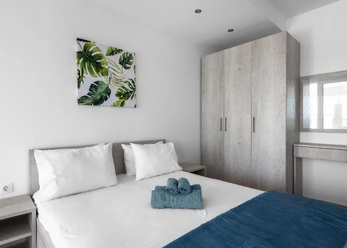 Blue Horizon 4 Apartment