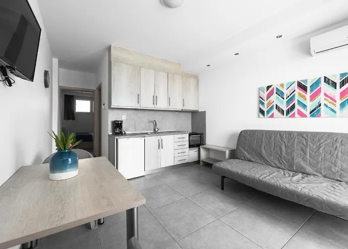 Blue Horizon 4 Apartment *