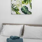 Blue Horizon 4 Apartment