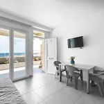 Blue Horizon 4 Apartment