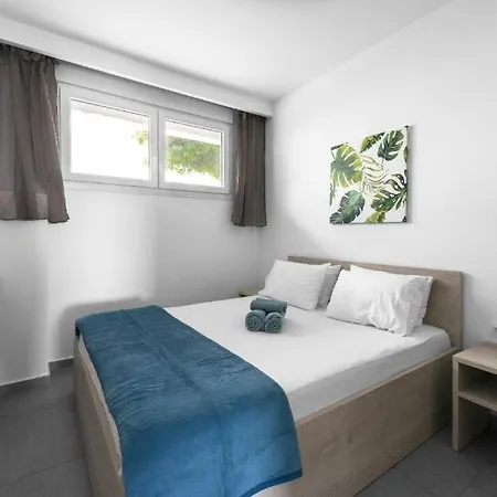 Blue Horizon 4 Apartment